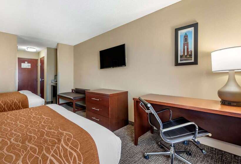 호텔 Comfort Inn & Suites