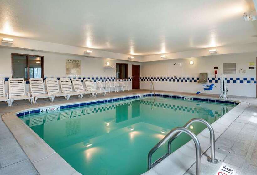 호텔 Comfort Inn & Suites