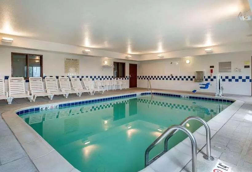 ホテル Comfort Inn & Suites