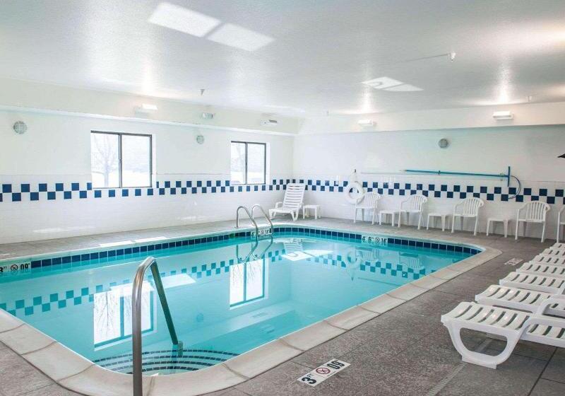 호텔 Comfort Inn & Suites