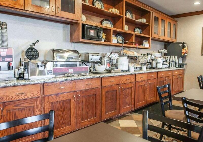 호텔 Comfort Inn & Suites