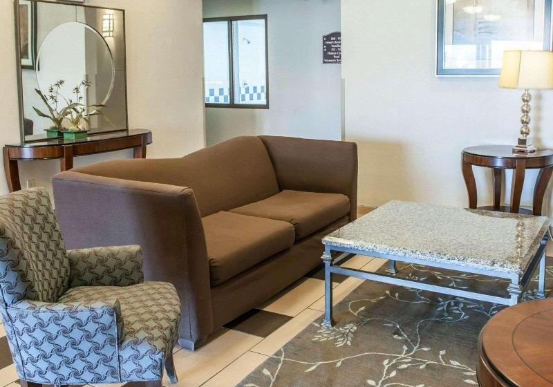 호텔 Comfort Inn & Suites