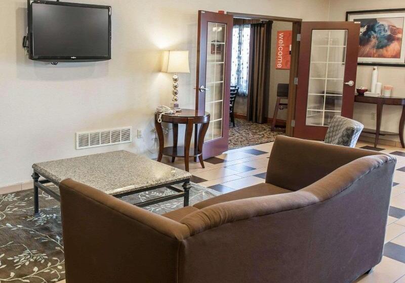 호텔 Comfort Inn & Suites