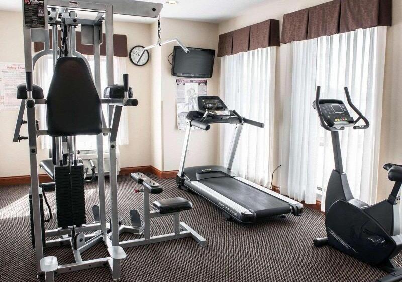 호텔 Comfort Inn & Suites