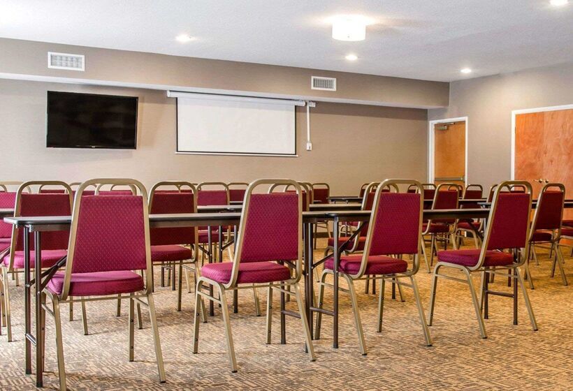 ホテル Comfort Suites Benton Harbor  St. Joseph