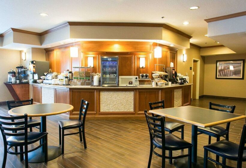 ホテル Comfort Suites Benton Harbor  St. Joseph