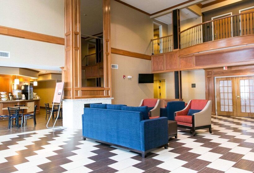 ホテル Comfort Suites Benton Harbor  St. Joseph