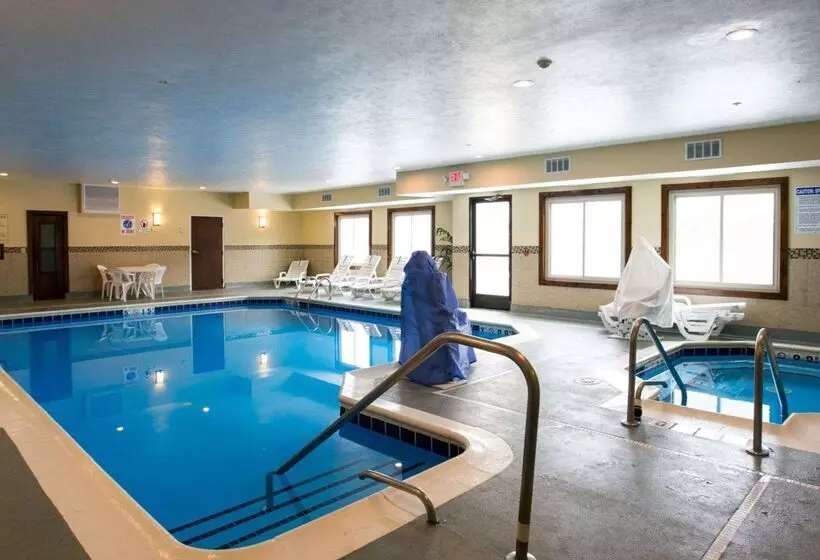 Отель Comfort Suites Benton Harbor  St. Joseph