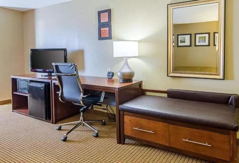 호텔 Comfort Suites Wytheville