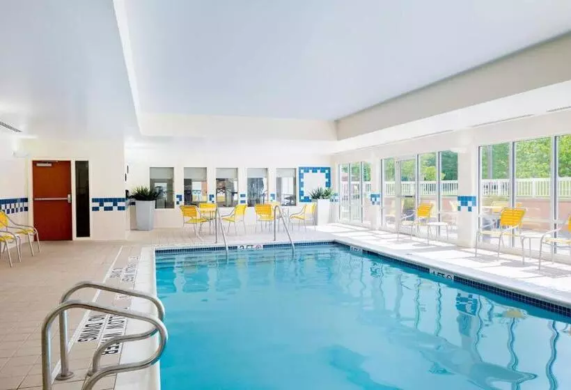 Hotelli Fairfield Inn & Suites By Marriott State College