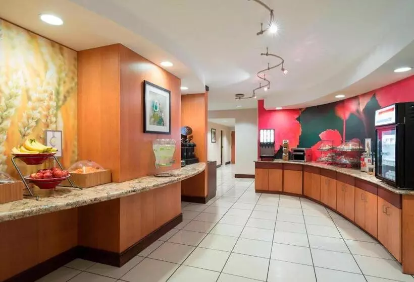Hotelli Fairfield Inn & Suites By Marriott State College