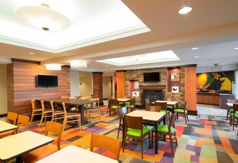 فندق Fairfield Inn & Suites By Marriott State College
