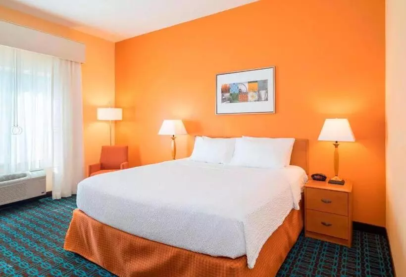 Hotelli Fairfield Inn & Suites By Marriott State College