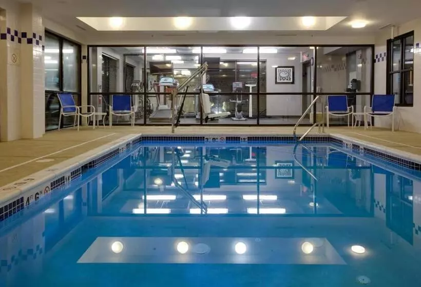 Holiday Inn Express Hotel & Suites Meadowlands Area, An Ihg