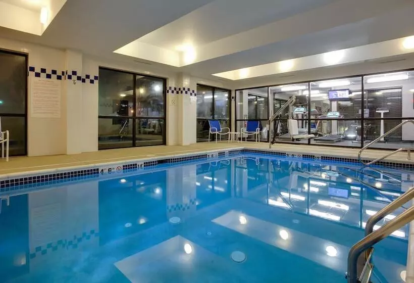 Holiday Inn Express Hotel & Suites Meadowlands Area, An Ihg