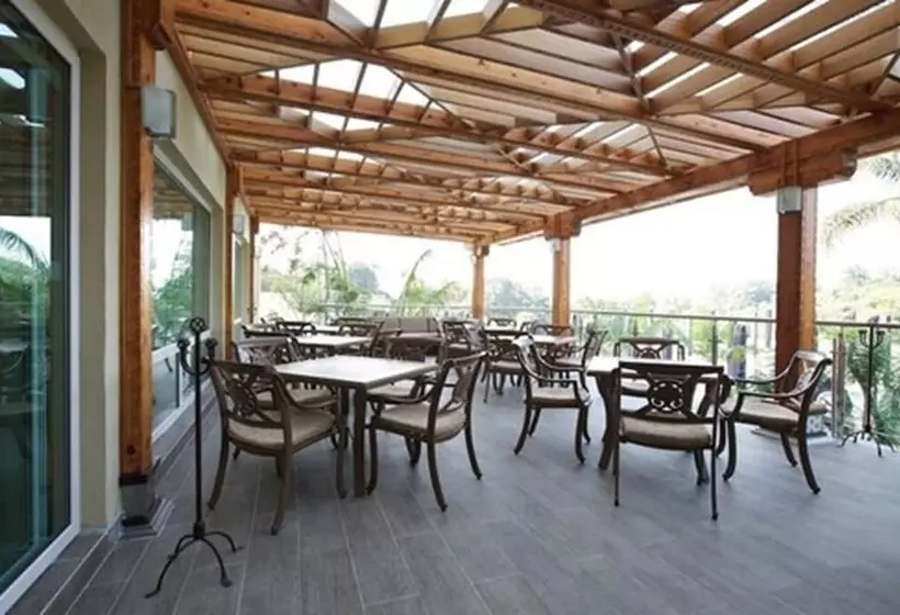 Otel Holiday Inn Express & Suites Cuernavaca, An Ihg