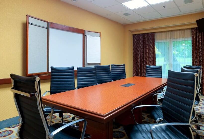 בית מלון כפרי Holiday Inn Express & Suites Cuernavaca, An Ihg