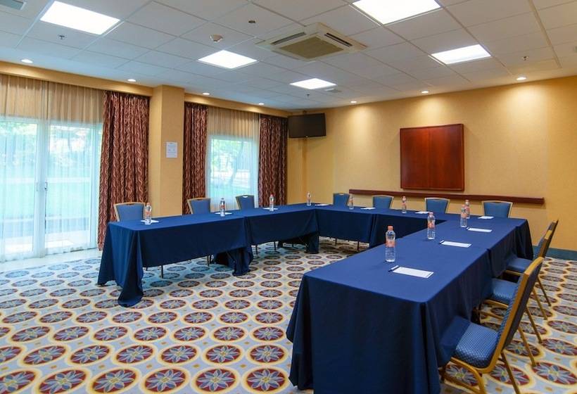 בית מלון כפרי Holiday Inn Express & Suites Cuernavaca, An Ihg