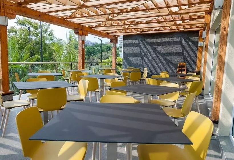 Otel Holiday Inn Express & Suites Cuernavaca, An Ihg