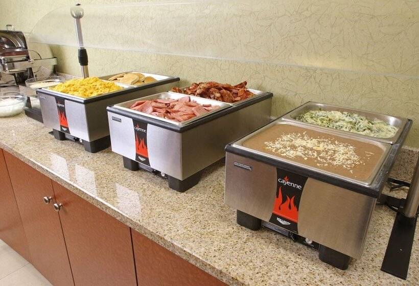 בית מלון כפרי Holiday Inn Express & Suites Cuernavaca, An Ihg