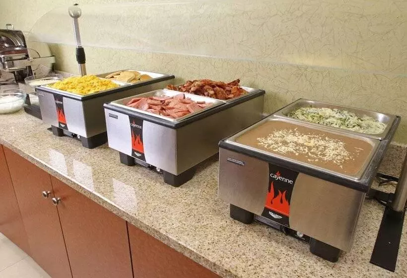 Otel Holiday Inn Express & Suites Cuernavaca, An Ihg