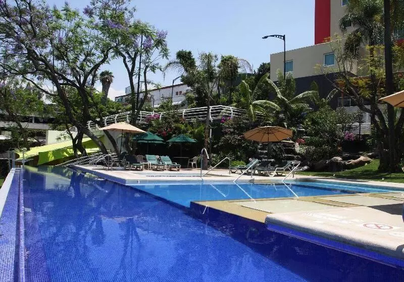 Otel Holiday Inn Express & Suites Cuernavaca, An Ihg