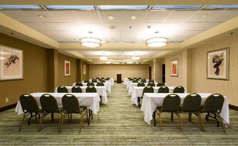 ホテル Doubletree By Hilton Wilmington, Nc