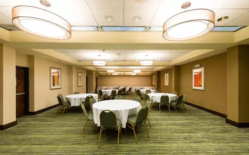 ホテル Doubletree By Hilton Wilmington, Nc
