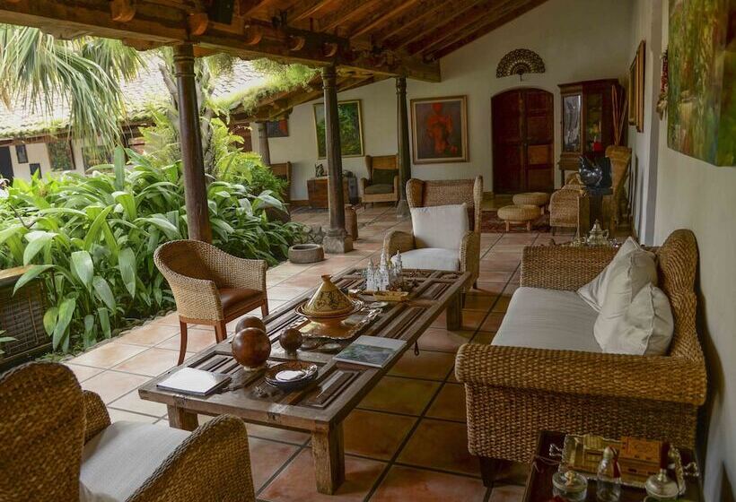 Отель Los Almendros De San Lorenzo