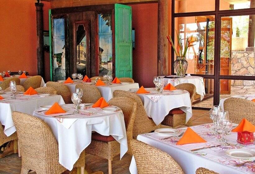 Отель Los Almendros De San Lorenzo