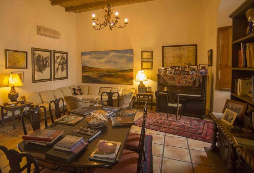 Отель Los Almendros De San Lorenzo