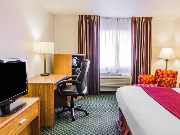 Отель Quality Inn & Suites Golden Denver West
