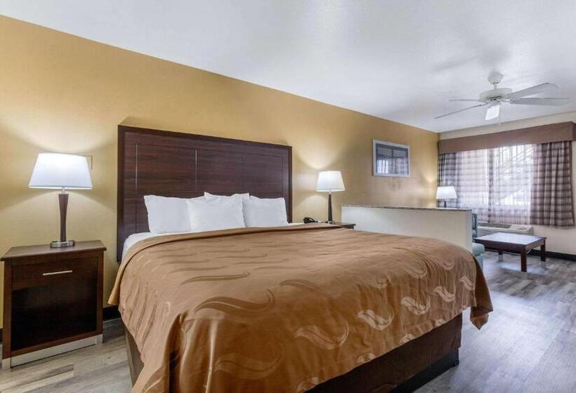 בית מלון כפרי Quality Inn & Suites Near Downtown Mesa