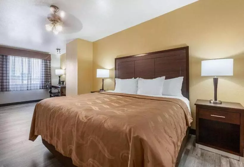 בית מלון כפרי Quality Inn & Suites Near Downtown Mesa