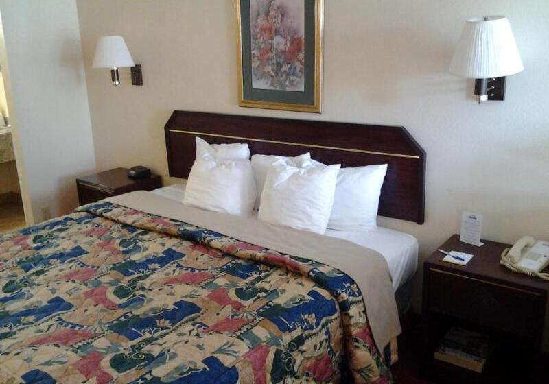 בית מלון כפרי Quality Inn & Suites Near Downtown Mesa