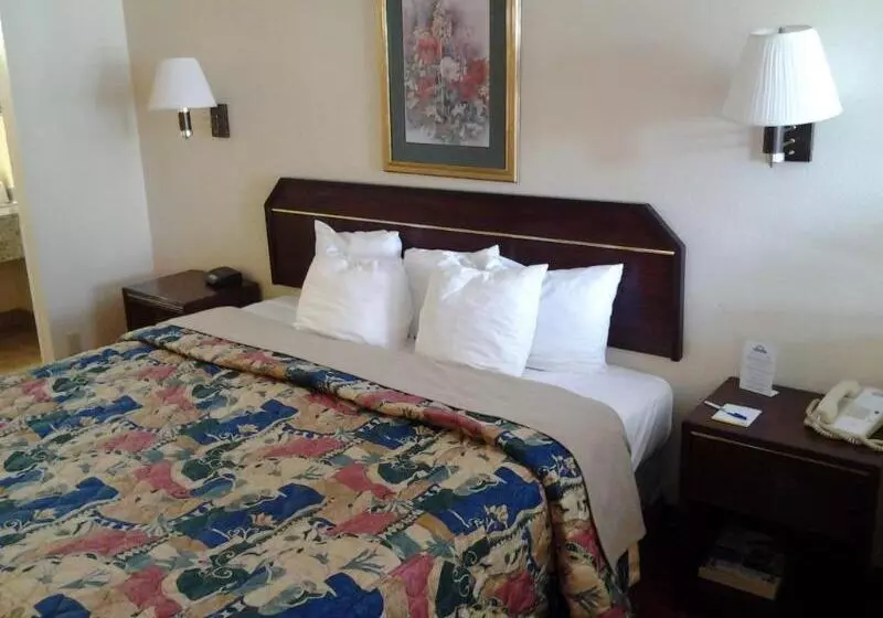 בית מלון כפרי Quality Inn & Suites Near Downtown Mesa