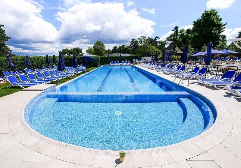 Hôtel Renaissance Paris Hippodrome De St Cloud
