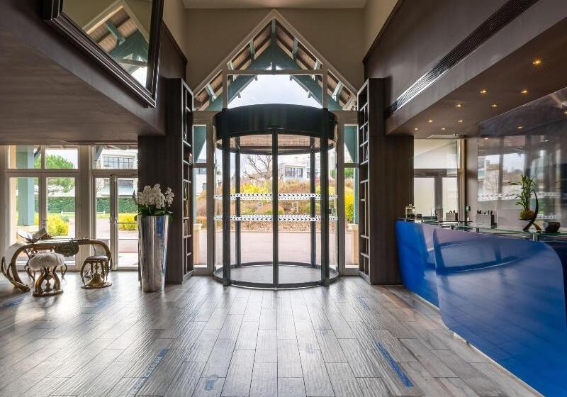 Hôtel Renaissance Paris Hippodrome De St Cloud