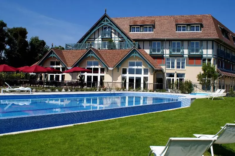 Hôtel Renaissance Paris Hippodrome De St Cloud