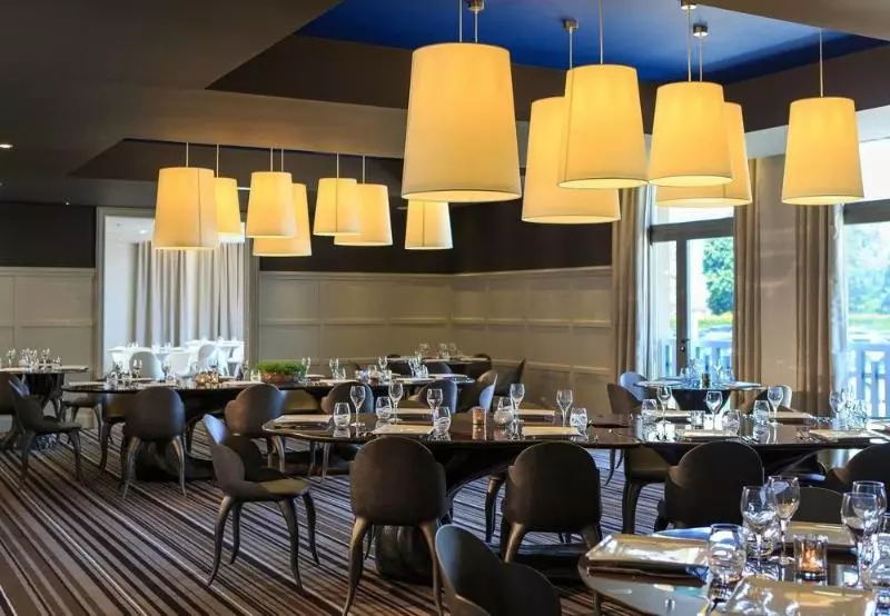 Hôtel Renaissance Paris Hippodrome De St Cloud