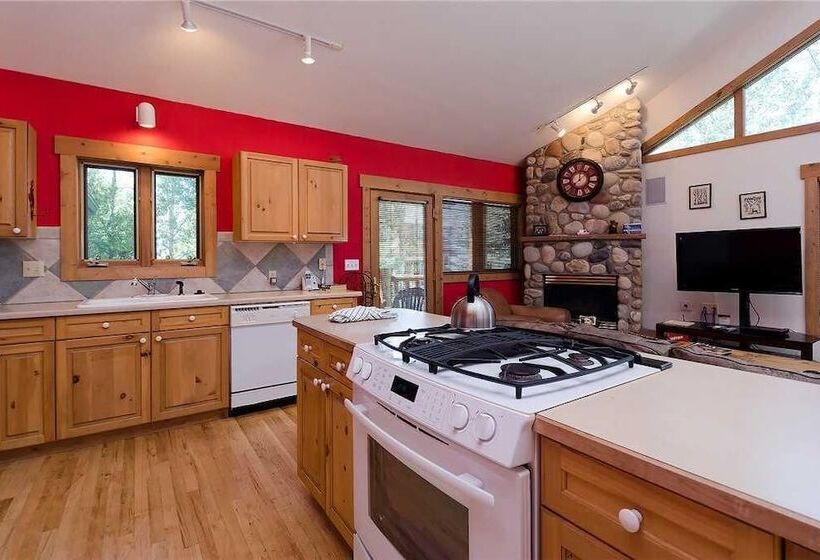 فندق Saddle Creek Townhomes By Pioneer Ridge Management