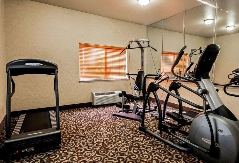 Отель Sleep Inn & Suites