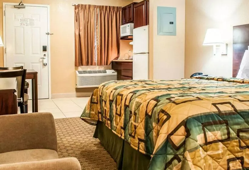 בית מלון כפרי Suburban Studios Alamogordo