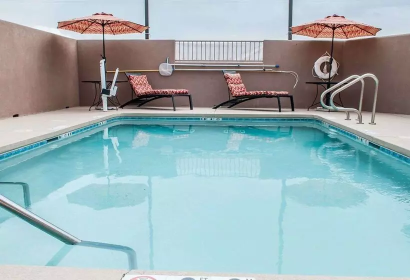 בית מלון כפרי Suburban Studios Alamogordo