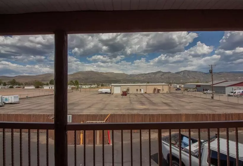 בית מלון כפרי Suburban Studios Alamogordo