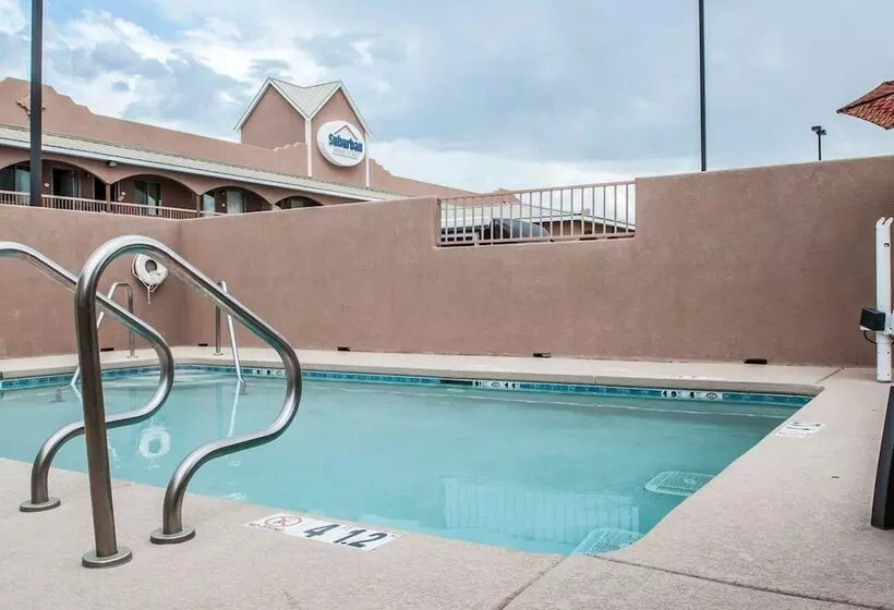 בית מלון כפרי Suburban Studios Alamogordo