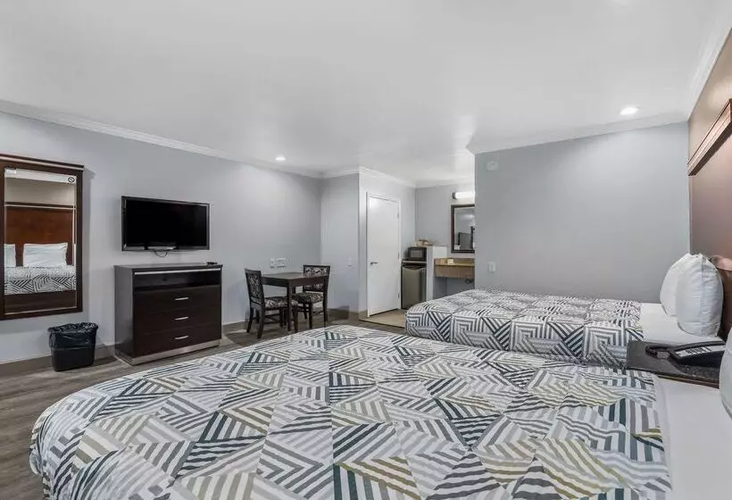 Motel 6 Carlsbad, Ca North