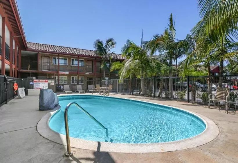 Motel 6 Carlsbad, Ca North