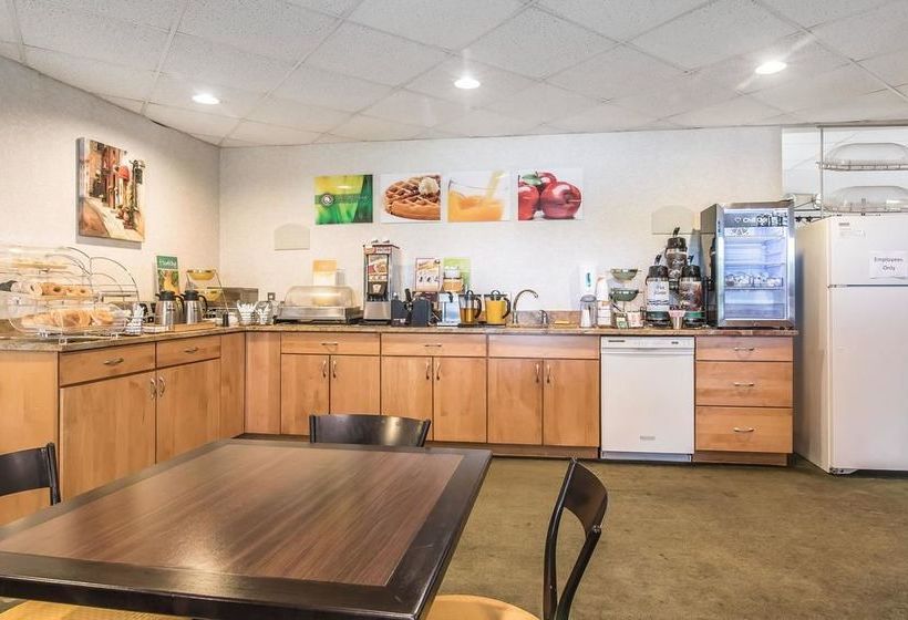 מוטל Quality Inn Binghamton West