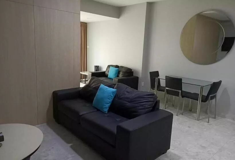 ホテル Boulevard On Beaumont